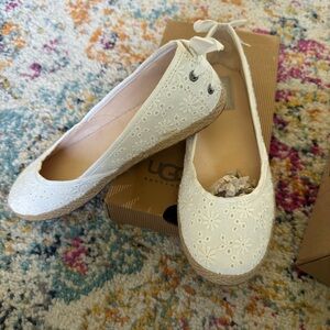 Uggs tassy eyelet flats